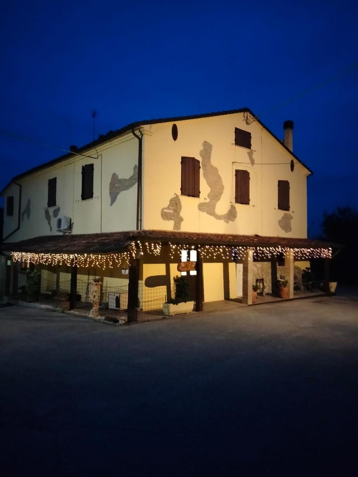 B&B Marcello & Francesca Урбино Екстериор снимка